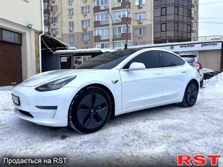 Белый Тесла Модель 3, объемом двигателя 0 л и пробегом 10100 тыс. км за 14800 $, фото 1 на Automoto.ua