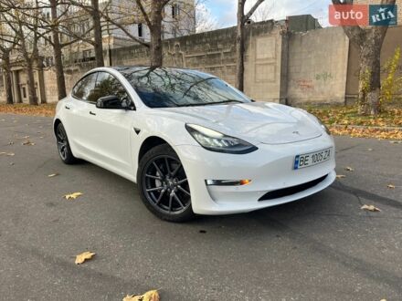 Белый Тесла Модель 3, объемом двигателя 0 л и пробегом 210 тыс. км за 16600 $, фото 1 на Automoto.ua