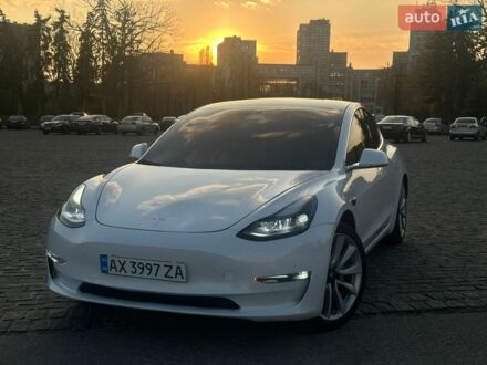 Белый Тесла Модель 3, объемом двигателя 0 л и пробегом 100 тыс. км за 17600 $, фото 1 на Automoto.ua