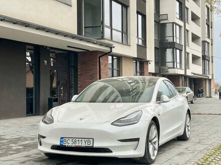 Білий Тесла Модель 3, об'ємом двигуна 0 л та пробігом 87 тис. км за 16500 $, фото 1 на Automoto.ua