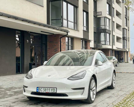 Білий Тесла Модель 3, об'ємом двигуна 0 л та пробігом 87 тис. км за 16500 $, фото 1 на Automoto.ua