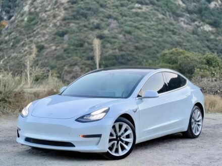 Білий Тесла Модель 3, об'ємом двигуна 0 л та пробігом 52 тис. км за 10000 $, фото 1 на Automoto.ua
