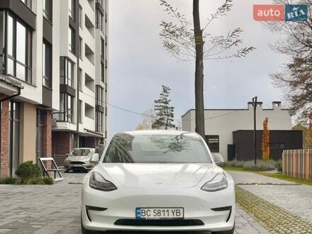 Белый Тесла Модель 3, объемом двигателя 0 л и пробегом 88 тыс. км за 15500 $, фото 1 на Automoto.ua