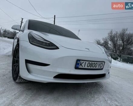 Белый Тесла Модель 3, объемом двигателя 0 л и пробегом 77 тыс. км за 18500 $, фото 1 на Automoto.ua