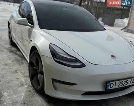 Белый Тесла Модель 3, объемом двигателя 0 л и пробегом 115 тыс. км за 15200 $, фото 1 на Automoto.ua