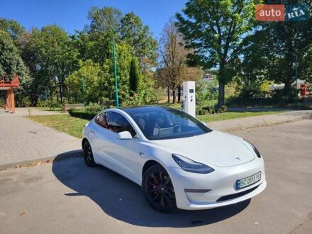 Тесла Модель 3 2020 у Львові на Automoto.ua Білий Тесла Модель 3, об'ємом двигуна 0 л та пробігом 90 тис. км за 16000 $, фото 1 на Automoto.ua