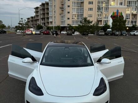 Белый Тесла Модель 3, объемом двигателя 0 л и пробегом 71 тыс. км за 19300 $, фото 1 на Automoto.ua