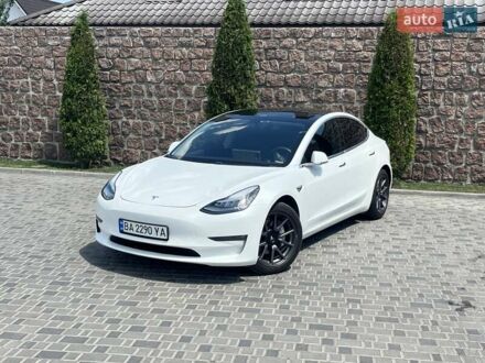 Білий Тесла Модель 3, об'ємом двигуна 0 л та пробігом 104 тис. км за 18500 $, фото 1 на Automoto.ua