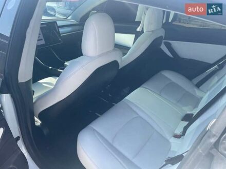 Тесла Модель 3 2020 в Львове на Automoto.ua Белый Тесла Модель 3, объемом двигателя 0 л и пробегом 199 тыс. км за 15999 $, фото 1 на Automoto.ua
