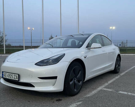 Білий Тесла Модель 3, об'ємом двигуна 0 л та пробігом 50 тис. км за 20900 $, фото 1 на Automoto.ua