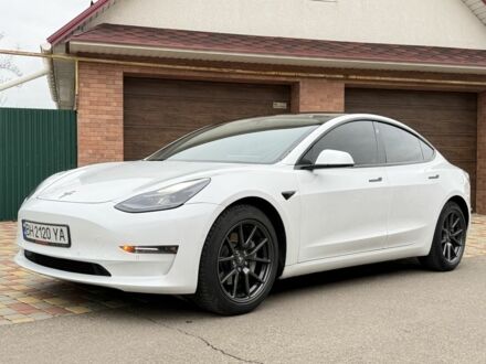 Белый Тесла Модель 3, объемом двигателя 0 л и пробегом 69 тыс. км за 17000 $, фото 1 на Automoto.ua