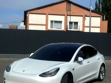 Тесла Модель 3 2020 у Кропивницькому (Кіровограді) на Automoto.ua Білий Тесла Модель 3, об'ємом двигуна 0.21 л та пробігом 79 тис. км за 19999 $, фото 1 на Automoto.ua