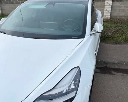 Белый Тесла Модель 3, объемом двигателя 0 л и пробегом 99 тыс. км за 16500 $, фото 1 на Automoto.ua