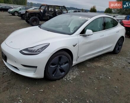 Белый Тесла Модель 3, объемом двигателя 0 л и пробегом 72 тыс. км за 5500 $, фото 1 на Automoto.ua