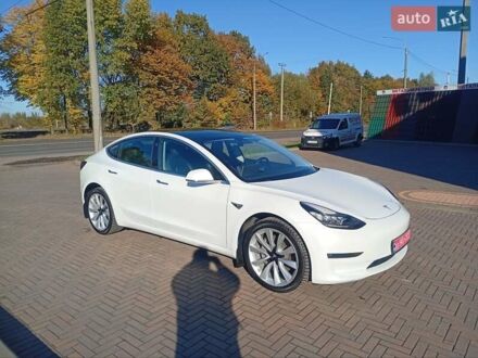 Тесла Модель 3 2020 в Луцке на Automoto.ua Белый Тесла Модель 3, объемом двигателя 0 л и пробегом 70 тыс. км за 17999 $, фото 1 на Automoto.ua