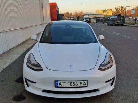 Тесла Модель 3 2020 в Луцке на Automoto.ua Белый Тесла Модель 3, объемом двигателя 0 л и пробегом 42 тыс. км за 20900 $, фото 1 на Automoto.ua
