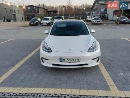 Белый Тесла Модель 3, объемом двигателя 0 л и пробегом 80 тыс. км за 17800 $, фото 1 на Automoto.ua