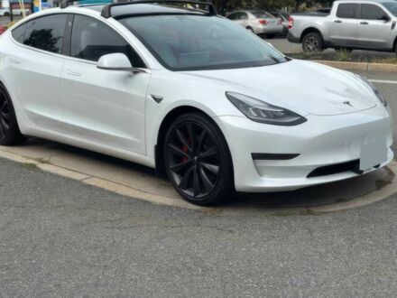 Білий Тесла Модель 3, об'ємом двигуна 0 л та пробігом 35 тис. км за 6900 $, фото 1 на Automoto.ua