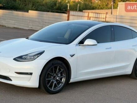 Білий Тесла Модель 3, об'ємом двигуна 0 л та пробігом 223 тис. км за 12200 $, фото 1 на Automoto.ua