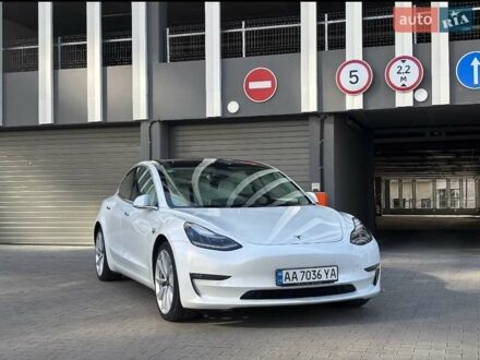 Тесла Модель 3 2020 у Києві на Automoto.ua Білий Тесла Модель 3, об'ємом двигуна 0 л та пробігом 150 тис. км за 23000 $, фото 1 на Automoto.ua