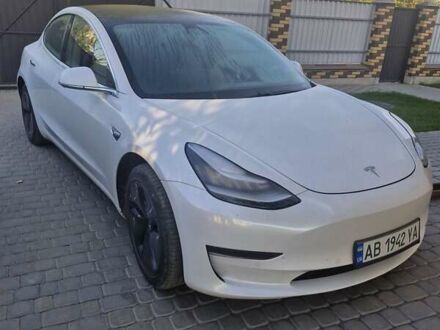 Белый Тесла Модель 3, объемом двигателя 0 л и пробегом 72 тыс. км за 17700 $, фото 1 на Automoto.ua