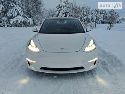 Белый Тесла Модель 3, объемом двигателя 0 л и пробегом 39 тыс. км за 27000 $, фото 1 на Automoto.ua
