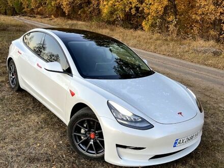 Белый Тесла Модель 3, объемом двигателя 0.2 л и пробегом 109 тыс. км за 17800 $, фото 1 на Automoto.ua