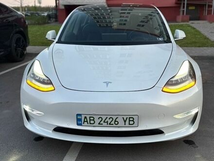 Белый Тесла Модель 3, объемом двигателя 0 л и пробегом 107 тыс. км за 17350 $, фото 1 на Automoto.ua