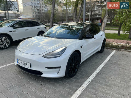 Білий Тесла Модель 3, об'ємом двигуна 0 л та пробігом 65 тис. км за 19500 $, фото 1 на Automoto.ua