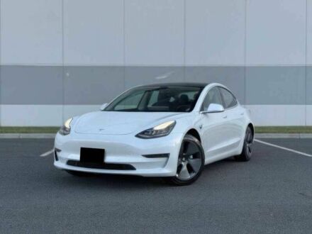 Тесла Модель 3 2020 у Дніпро (Дніпропетровську) на Automoto.ua Білий Тесла Модель 3, об'ємом двигуна 0 л та пробігом 45 тис. км за 12000 $, фото 1 на Automoto.ua
