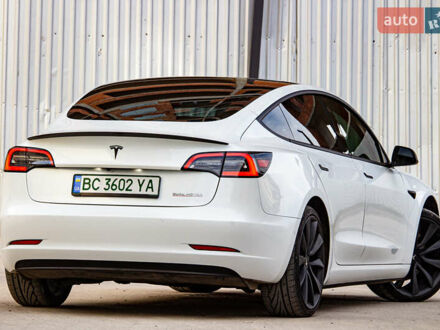 Тесла Модель 3 2020 у Львові на Automoto.ua Білий Тесла Модель 3, об'ємом двигуна 0 л та пробігом 46 тис. км за 20000 $, фото 1 на Automoto.ua