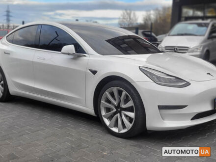 Тесла Модель 3 2020 в Черновцах на Automoto.ua Белый Тесла Модель 3, объемом двигателя 75 л и пробегом 39 тыс. км за 29300 $, фото 1 на Automoto.ua