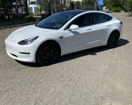 Білий Тесла Модель 3, об'ємом двигуна 0 л та пробігом 82 тис. км за 20999 $, фото 1 на Automoto.ua