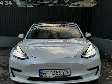 Білий Тесла Модель 3, об'ємом двигуна 0 л та пробігом 145 тис. км за 15999 $, фото 1 на Automoto.ua