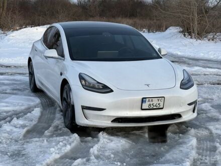 Белый Тесла Модель 3, объемом двигателя 0 л и пробегом 191 тыс. км за 18500 $, фото 1 на Automoto.ua