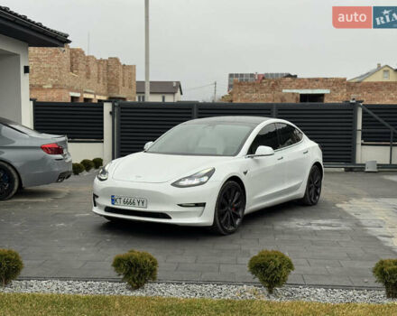 Білий Тесла Модель 3, об'ємом двигуна 0 л та пробігом 75 тис. км за 19900 $, фото 1 на Automoto.ua