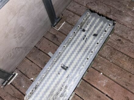 Білий Тесла Модель 3, об'ємом двигуна 0 л та пробігом 123 тис. км за 391 $, фото 1 на Automoto.ua