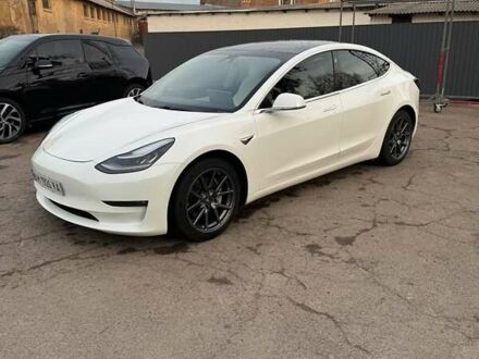 Тесла Модель 3 2020 у Коростене на Automoto.ua Білий Тесла Модель 3, об'ємом двигуна 0 л та пробігом 45 тис. км за 21000 $, фото 1 на Automoto.ua