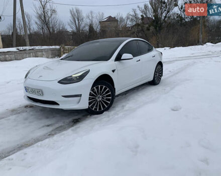 Білий Тесла Модель 3, об'ємом двигуна 0 л та пробігом 74 тис. км за 14800 $, фото 1 на Automoto.ua
