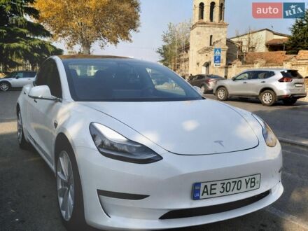Білий Тесла Модель 3, об'ємом двигуна 0 л та пробігом 148 тис. км за 13300 $, фото 1 на Automoto.ua