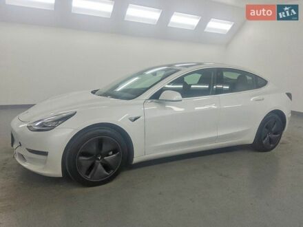 Белый Тесла Модель 3, объемом двигателя 0 л и пробегом 43 тыс. км за 5600 $, фото 1 на Automoto.ua