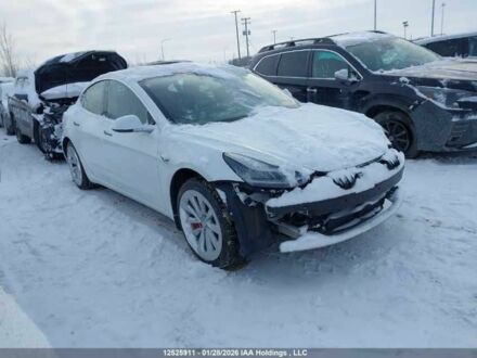 Белый Тесла Модель 3, объемом двигателя 0 л и пробегом 118 тыс. км за 10800 $, фото 1 на Automoto.ua