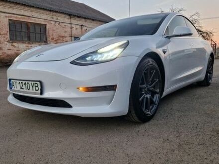 Белый Тесла Модель 3, объемом двигателя 0 л и пробегом 85 тыс. км за 15000 $, фото 1 на Automoto.ua