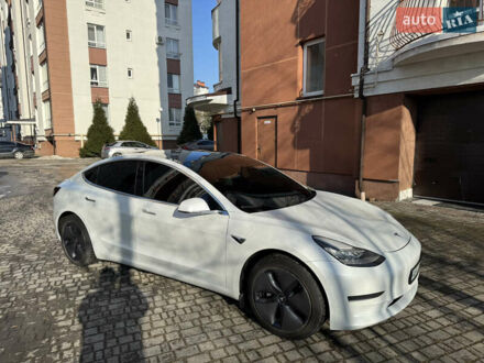 Белый Тесла Модель 3, объемом двигателя 0 л и пробегом 102 тыс. км за 13700 $, фото 1 на Automoto.ua