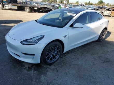 Тесла Модель 3 2020 у Вінниці на Automoto.ua Білий Тесла Модель 3, об'ємом двигуна 0 л та пробігом 177 тис. км за 6700 $, фото 1 на Automoto.ua