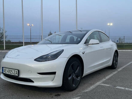 Белый Тесла Модель 3, объемом двигателя 0 л и пробегом 50 тыс. км за 20900 $, фото 1 на Automoto.ua