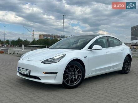 Белый Тесла Модель 3, объемом двигателя 0 л и пробегом 40 тыс. км за 17990 $, фото 1 на Automoto.ua