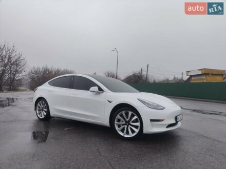 Белый Тесла Модель 3, объемом двигателя 0 л и пробегом 110 тыс. км за 16900 $, фото 1 на Automoto.ua