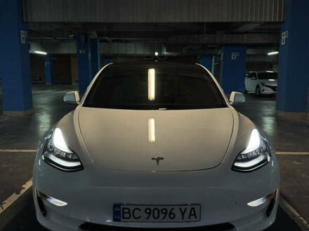 Білий Тесла Модель 3, об'ємом двигуна 0 л та пробігом 120 тис. км за 19900 $, фото 1 на Automoto.ua