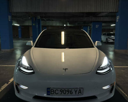 Белый Тесла Модель 3, объемом двигателя 0 л и пробегом 120 тыс. км за 19900 $, фото 1 на Automoto.ua